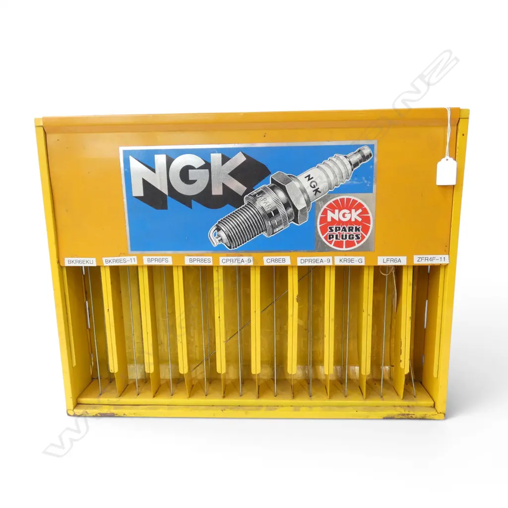 VINTAGE METAL WALL HANGING SPARK PLUG SHOP DISPLAY, 580x100x450mm Image 1++
