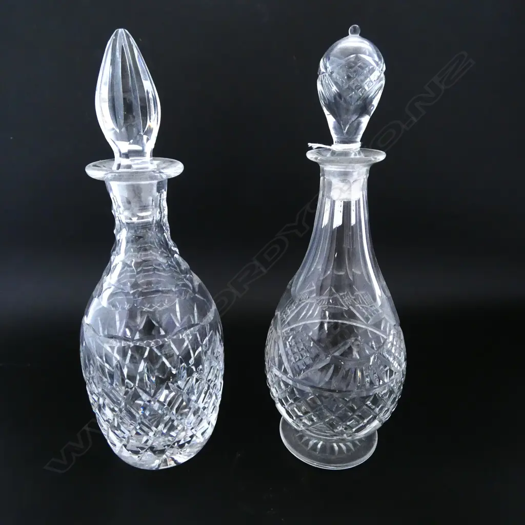 2 CRYSTAL DECANTERS H.290mm Image 1++