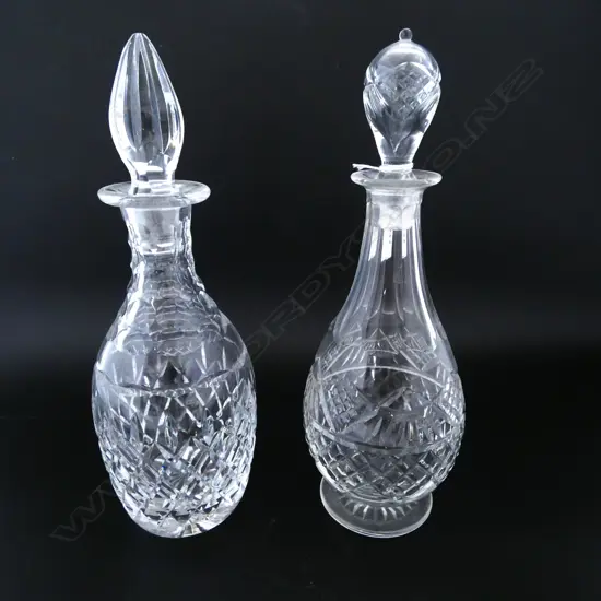 2 CRYSTAL DECANTERS H.290mm