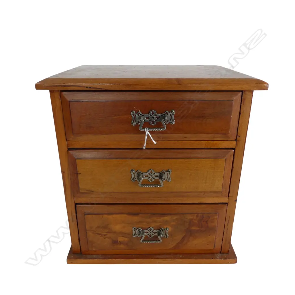 APPRENTICE 3 DRAWER CHEST back replaced 330x230x350mm Image 1++
