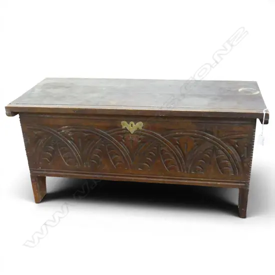 ANTIQUE COFFER 890x365x420mm - BORER