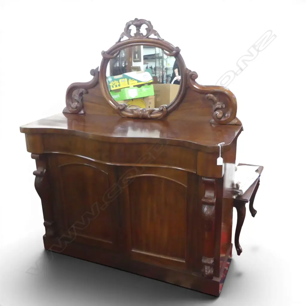 VICTORIAN CREDENZA 1210x470x1430mm Image 1++