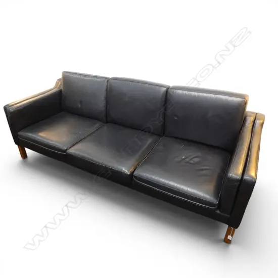 THREE SEATER BORGE MOGENSEN STYLE SOFA faults to upholstery 2210x860x680mm