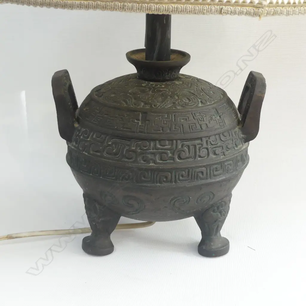 TABLE LAMP w. ORIENTAL ARCHAIC STYLE BASE H.700mm Image 1++
