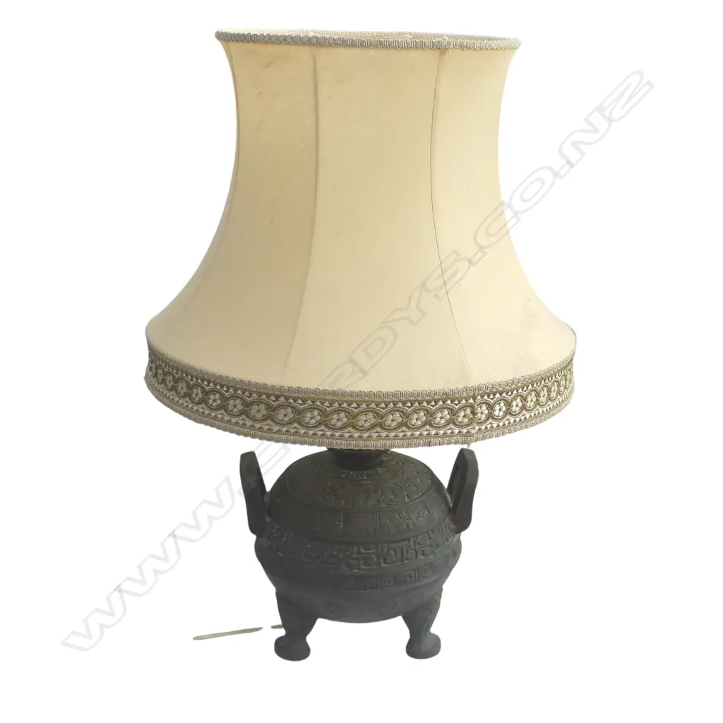 TABLE LAMP w. ORIENTAL ARCHAIC STYLE BASE H.700mm Image 1++