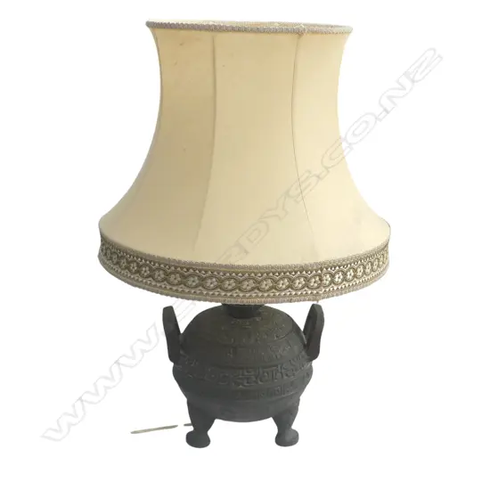 TABLE LAMP w. ORIENTAL ARCHAIC STYLE BASE H.700mm