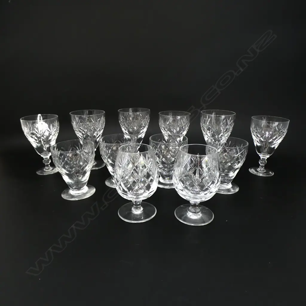 12 WEBB CORBETT ‘GEORGIAN’ CUT CRYSTAL GLASSES – 6 WINE, 4 JUICE, 2 BRANDY, H.115MM (WINES) Image 1++