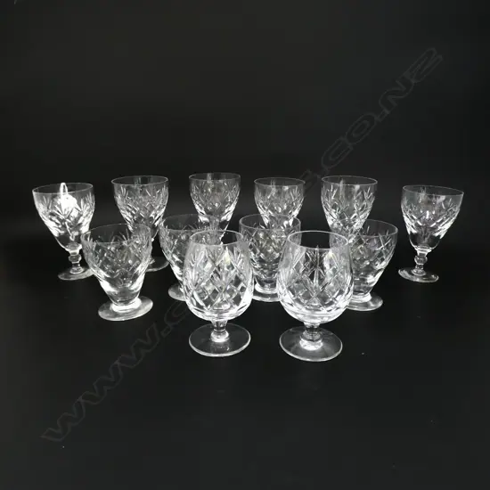 12 WEBB CORBETT ‘GEORGIAN’ CUT CRYSTAL GLASSES – 6 WINE, 4 JUICE, 2 BRANDY, H.115MM (WINES)