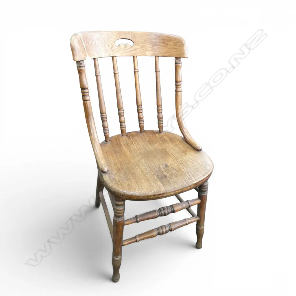 ANTIQUE OAK CHAIR Image 1++