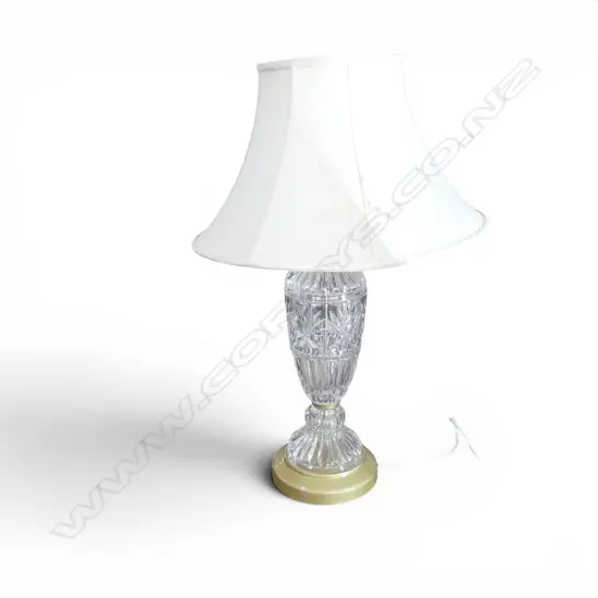 TABLE LAMP H.670mm PART OF BASE BROKEN
