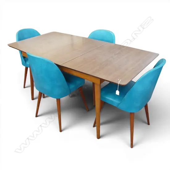 VINTAGE EXTENDING TABLE w. LEAF & 4 CHAIRS 1520x760x720mm