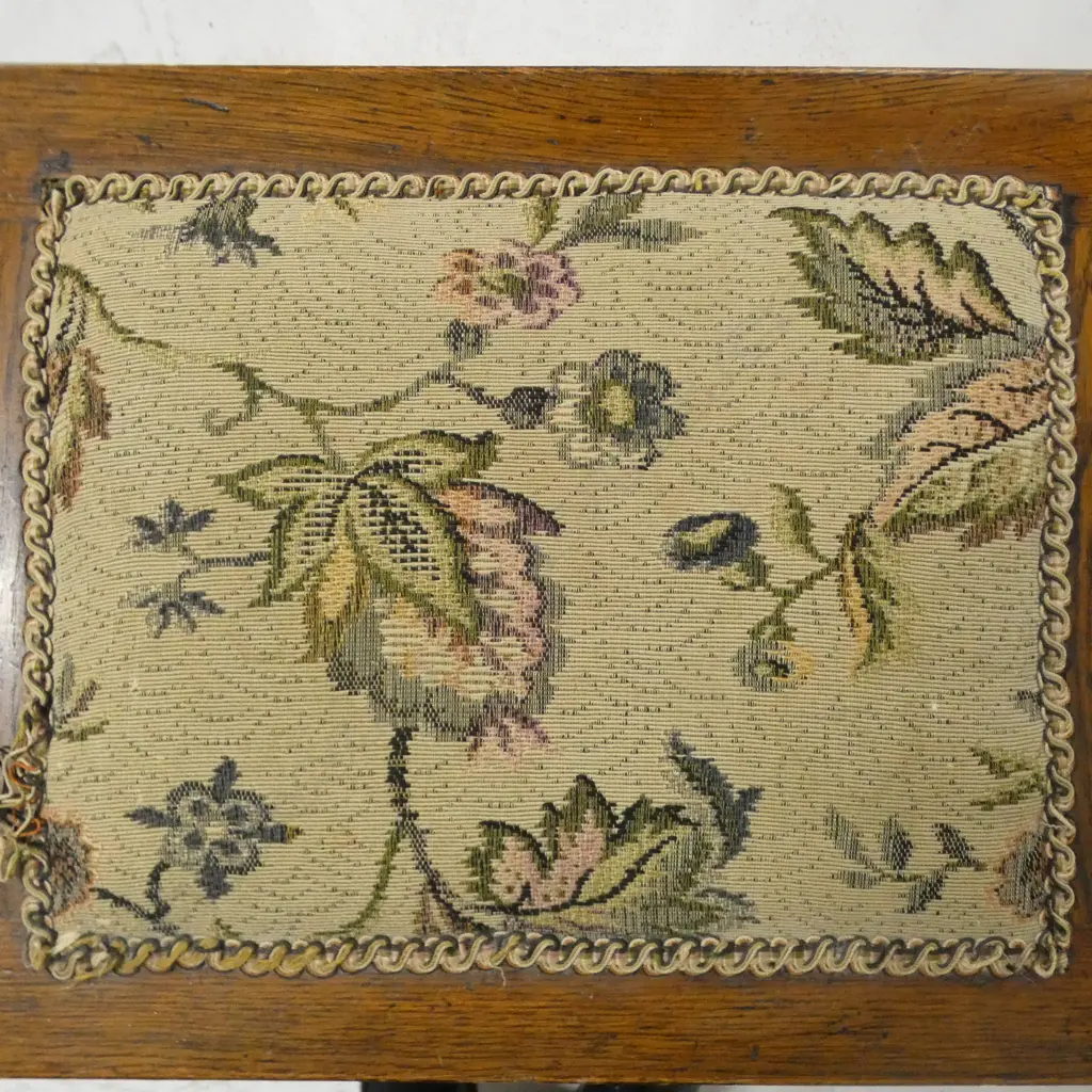 OAK EMBROIDERED STOOL H.490mm Image 1++