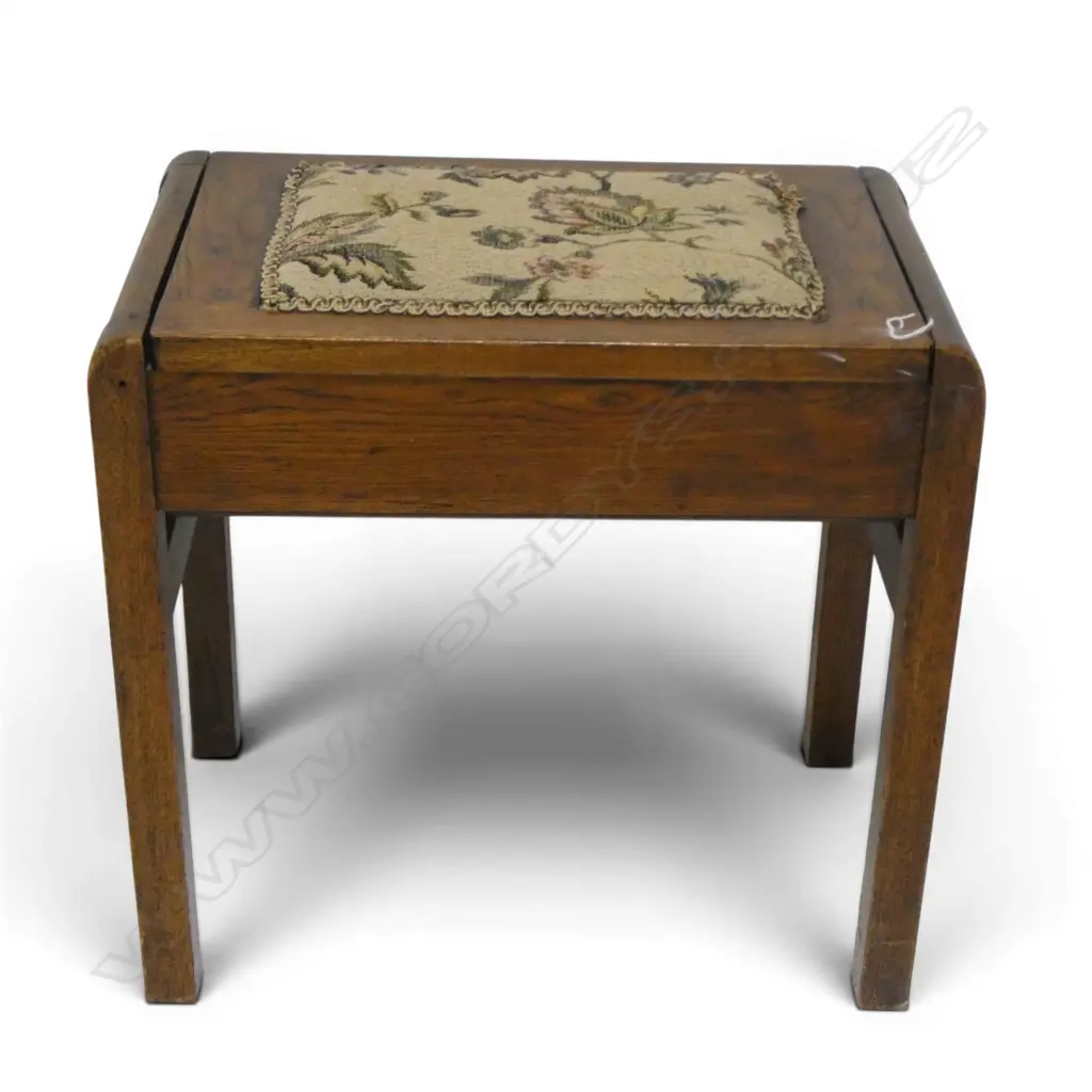 OAK EMBROIDERED STOOL H.490mm Image 1++