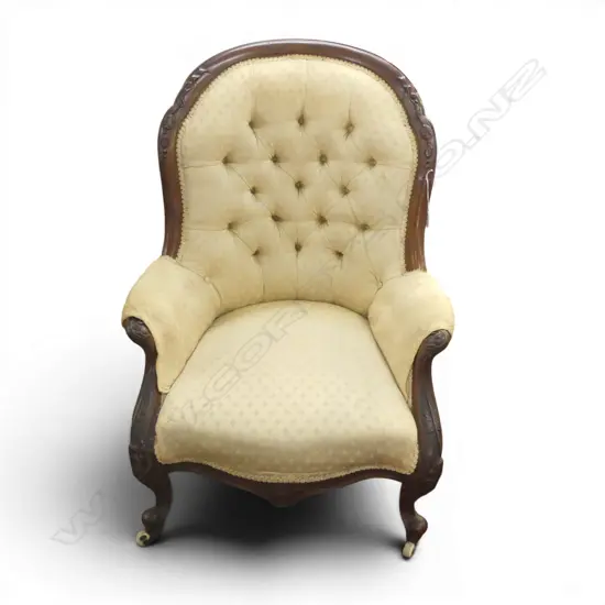 CREAM UPHOLSTERED VICTORIAN CHAIR 