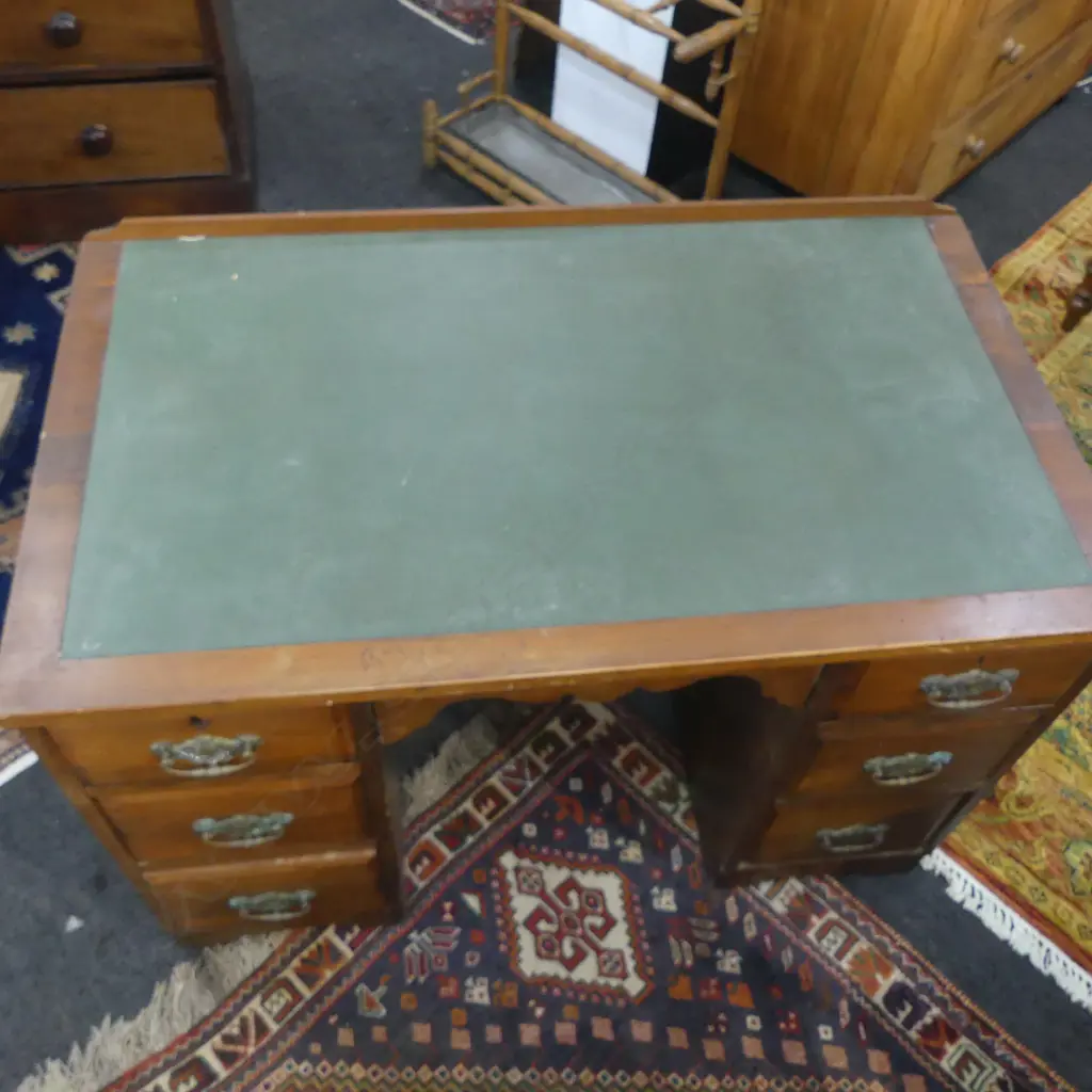 ANTIQUE DESK 1150x640x800mm Image 1++