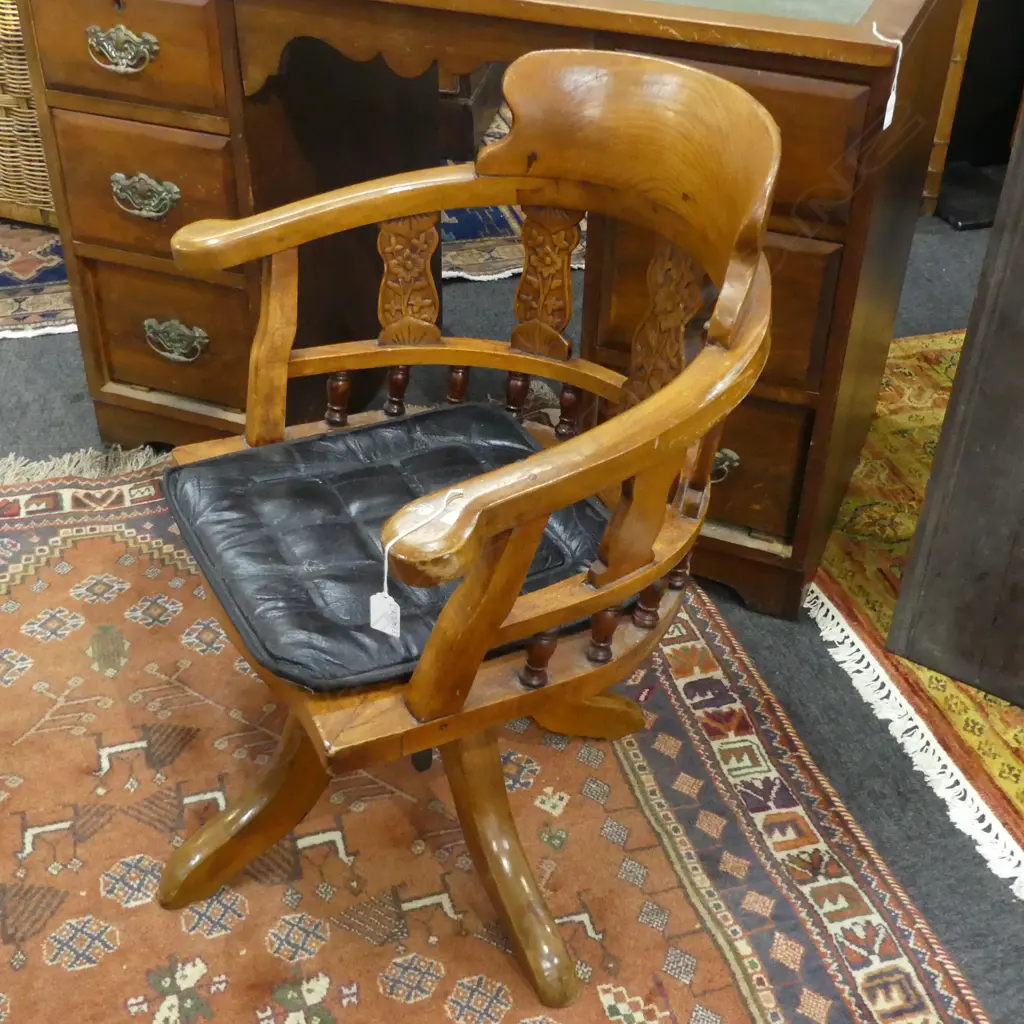 WOODEN CAPTAINS CHAIR Image 1++