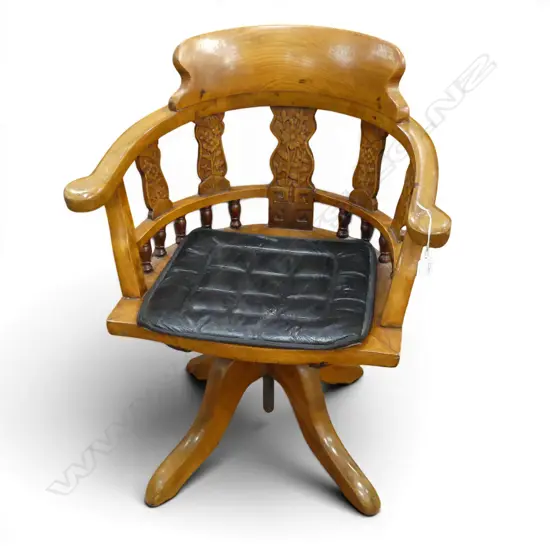 WOODEN CAPTAINS CHAIR