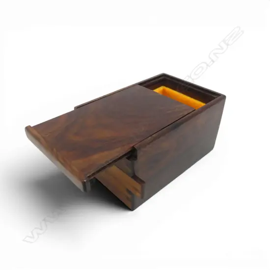 WOODEN BOX w. SECRET OPEN W.140mm