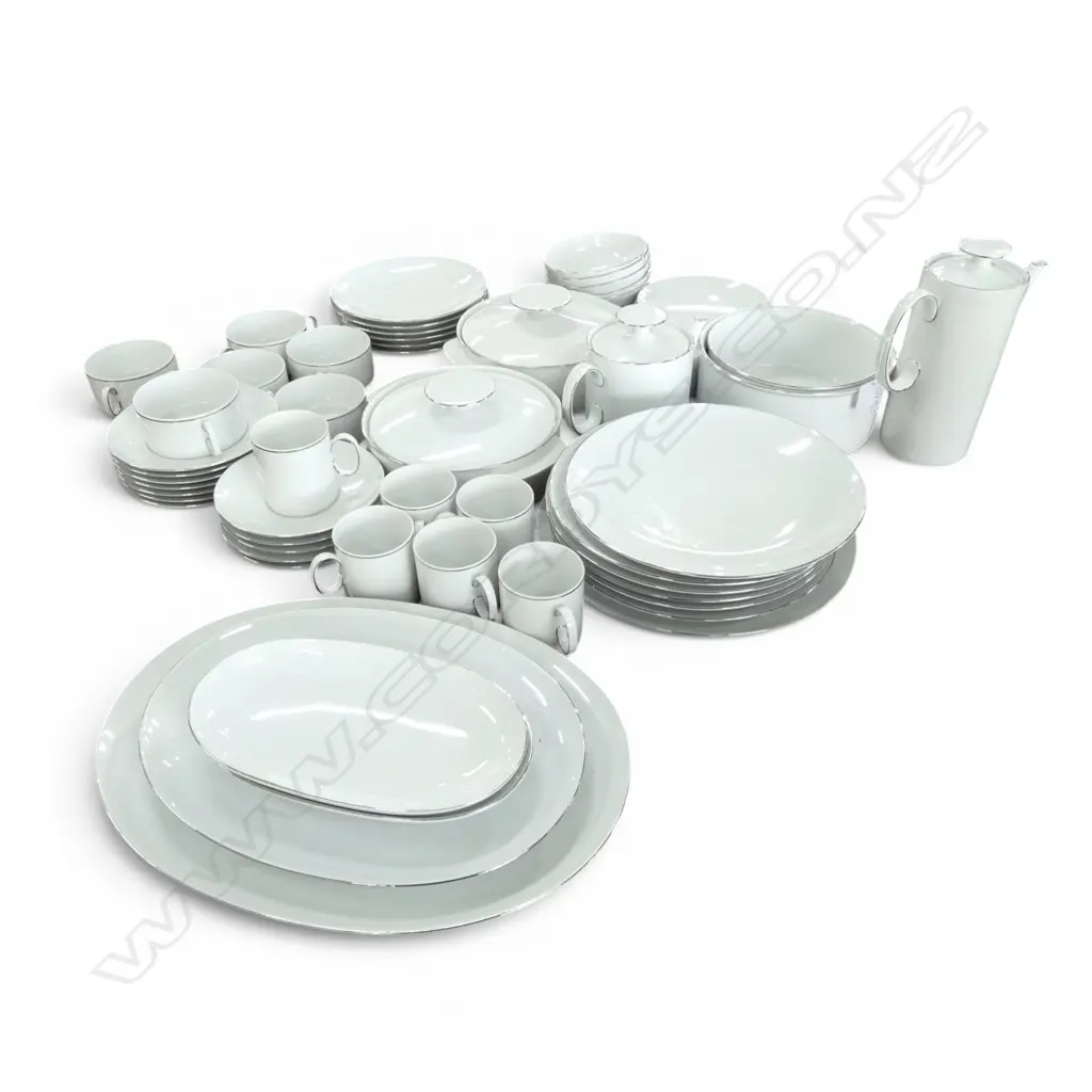 THOMAS LARGE DINNER SERVICE WHITE CHINA Image 1++