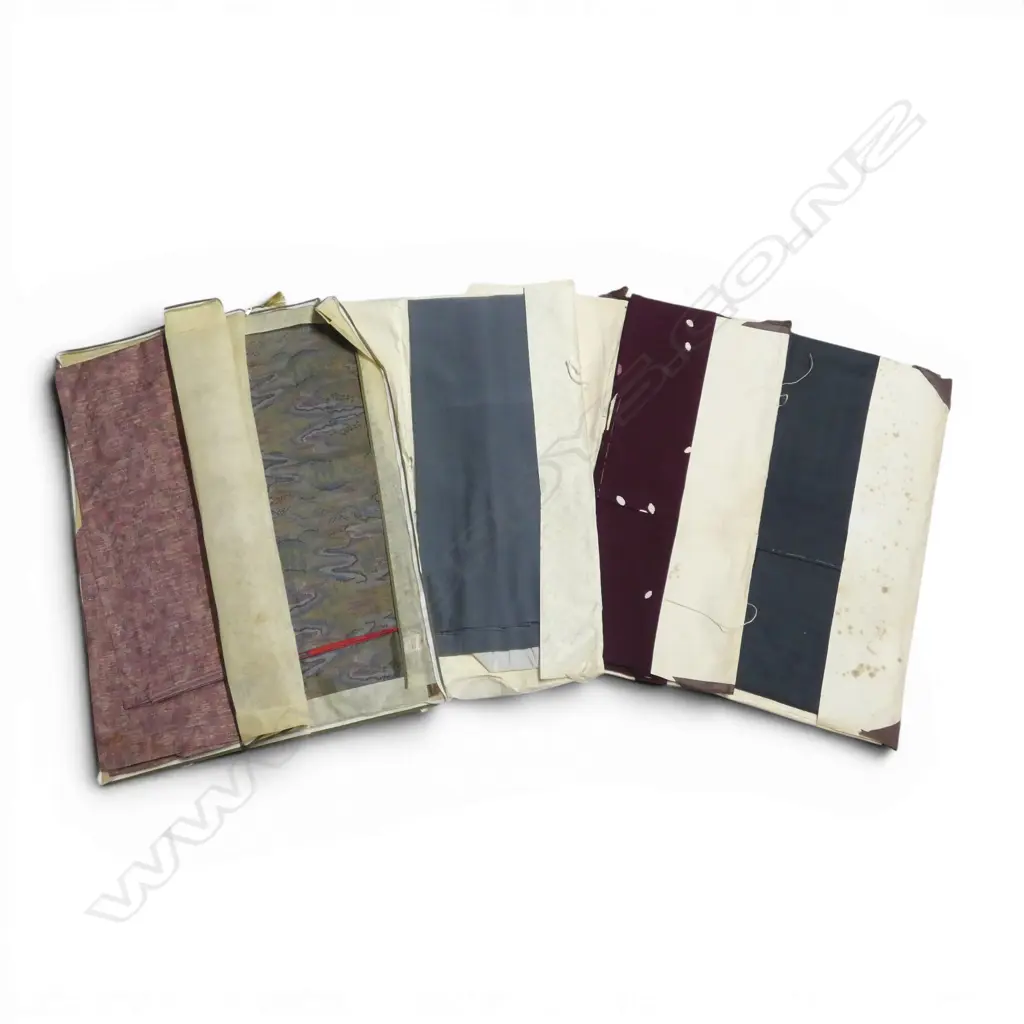 5 VARIOUS VINTAGE JAPANESE FINE KIMONO  RICH FABRIC MOSTLY DARKER COLOURS Image 1++