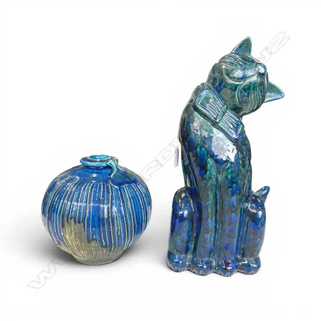 N..Z STUDIO POTTERY VASE + BLUE GLAZE POTTERY CAT H.410mm Image 1++