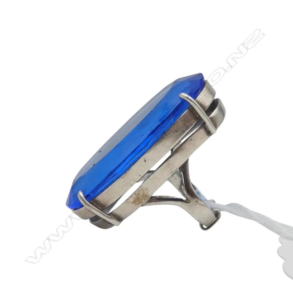 LARGE SILVER AND BLUE GLASS STATEMENT RING adjustable size Image 1++