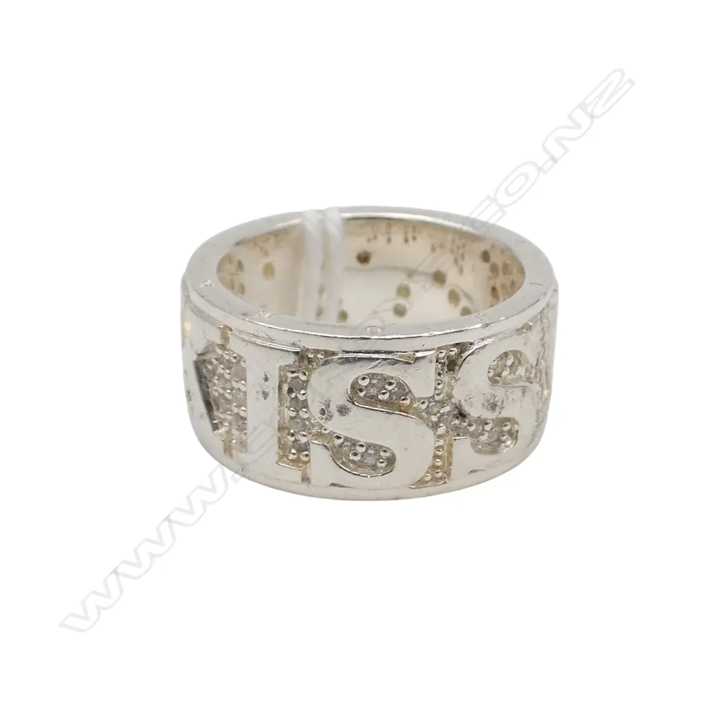 HEAVY STG SILVER 'LOVE KISS' RING signed Thomas Sabo. Set w faux diamonds. 12.2gms size O Image 1++