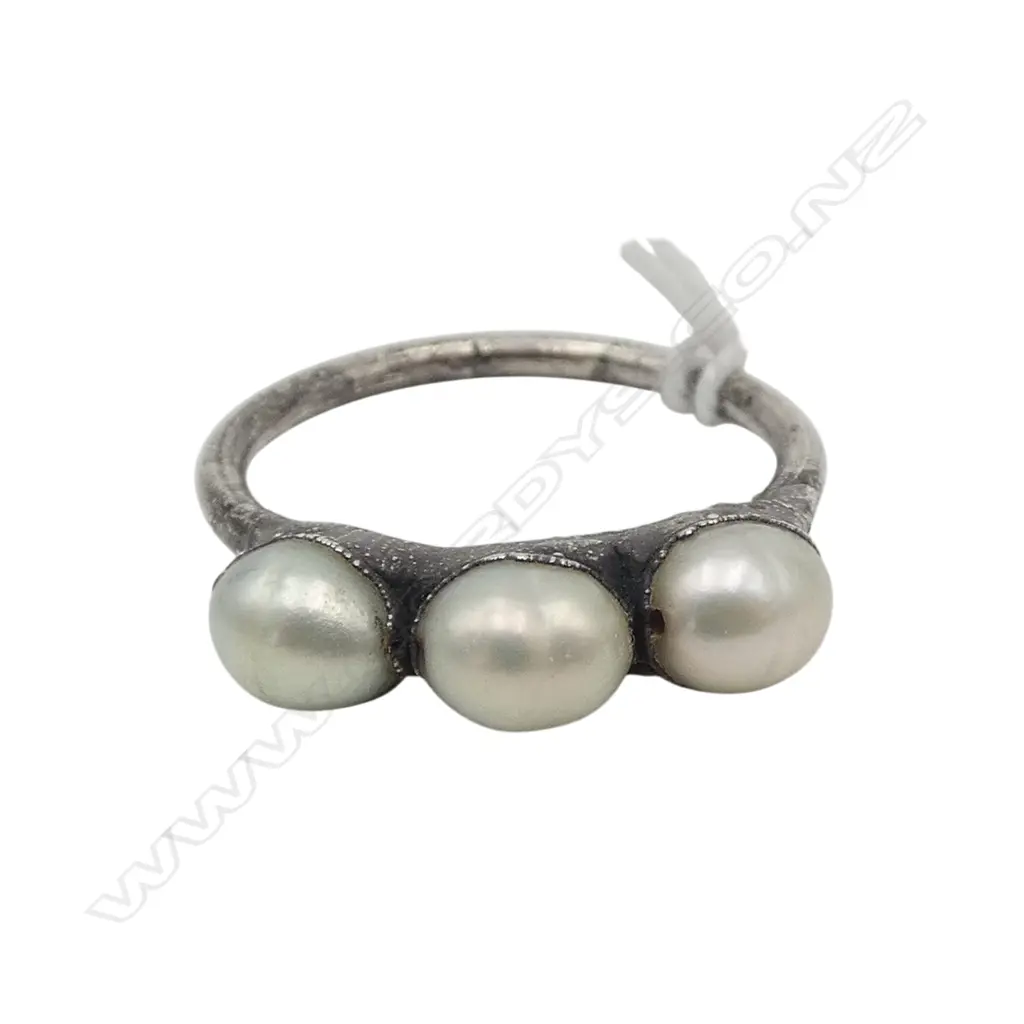 DESIGNER HANDMADE 3 PEARL RING (TESTING AS 99% SILVER) 2.7gms SIZE P Image 1++