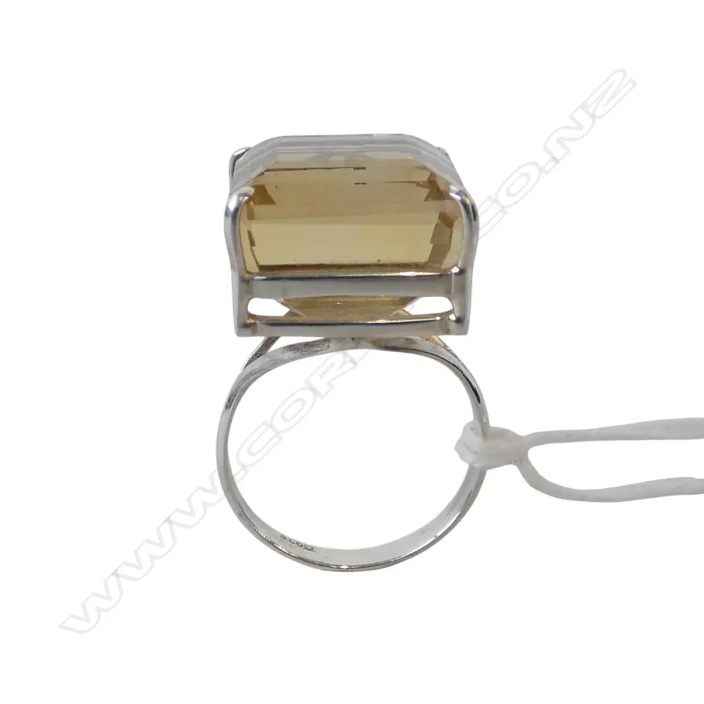 SILVER & CITRINE RING SIZE Q Image 1++