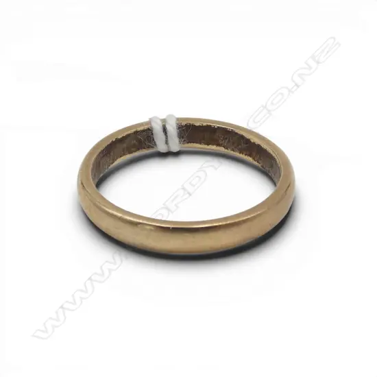 9CT GOLD WEDDER 2.9GMS SIZE P1/2