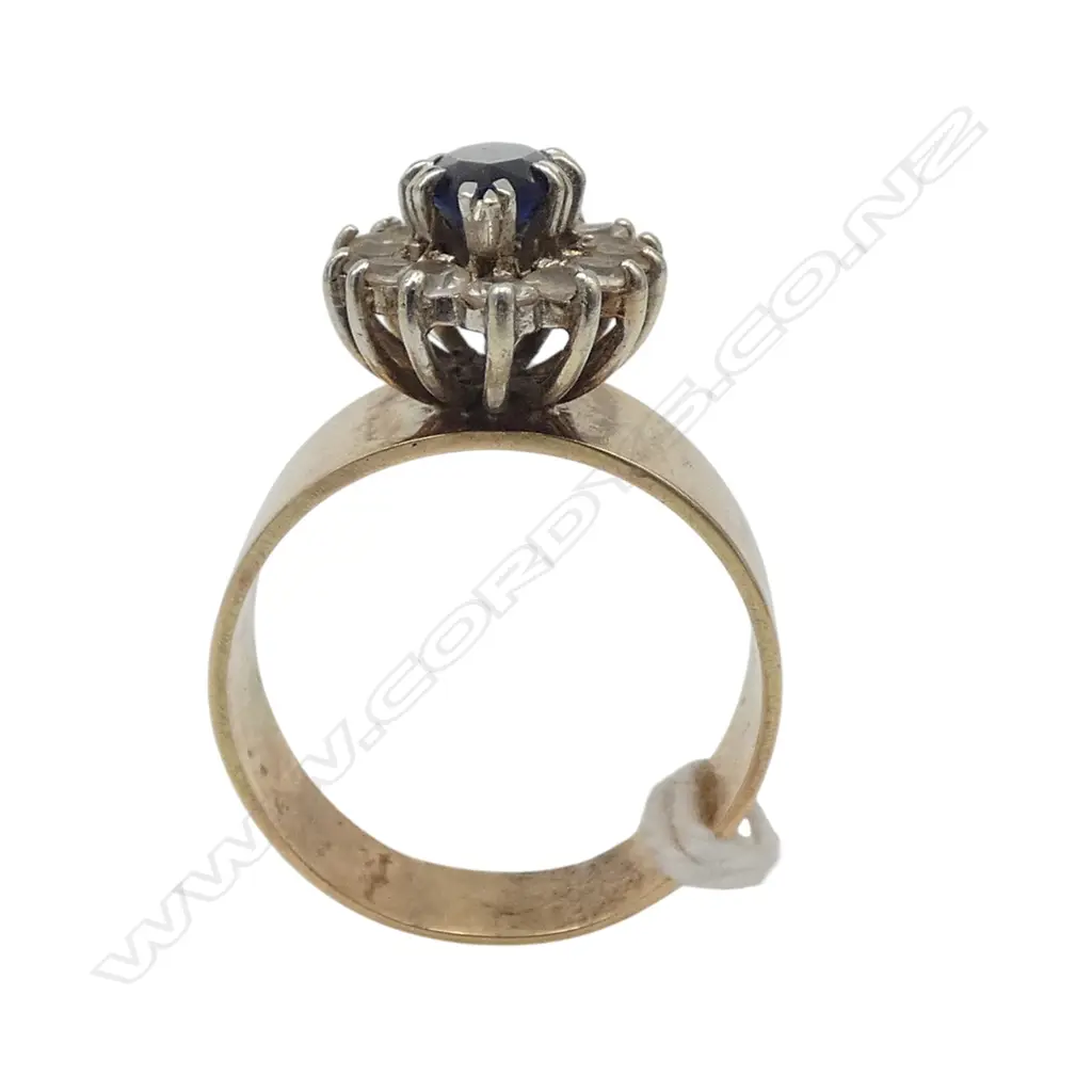 9CT  SYN SAPPHIRE & WHITE STONES CLUSTER RING, 6.3gms SIZE P Image 1++