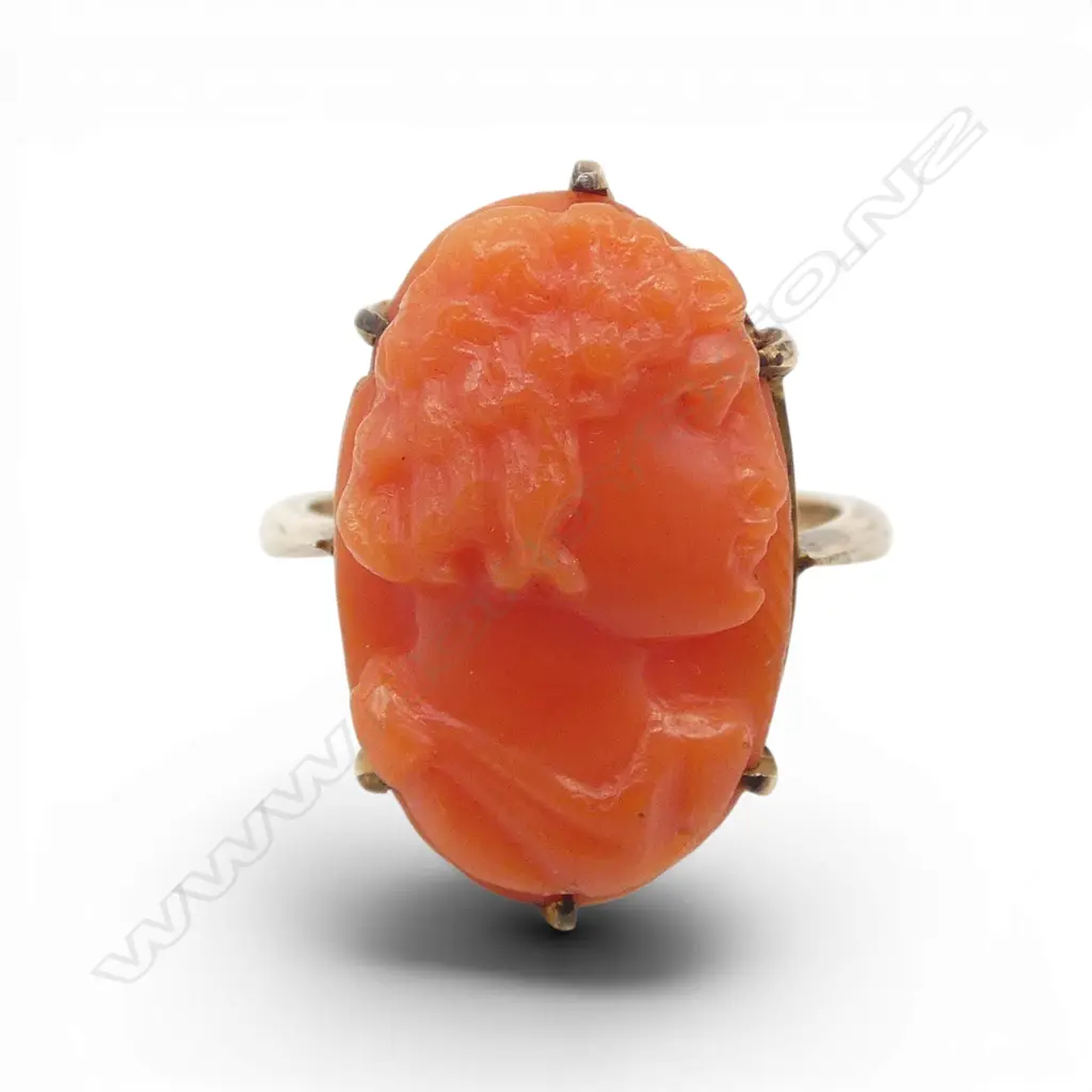 9CT RED CORAL CAMEO RING, 3.3gms SIZE K Image 1++