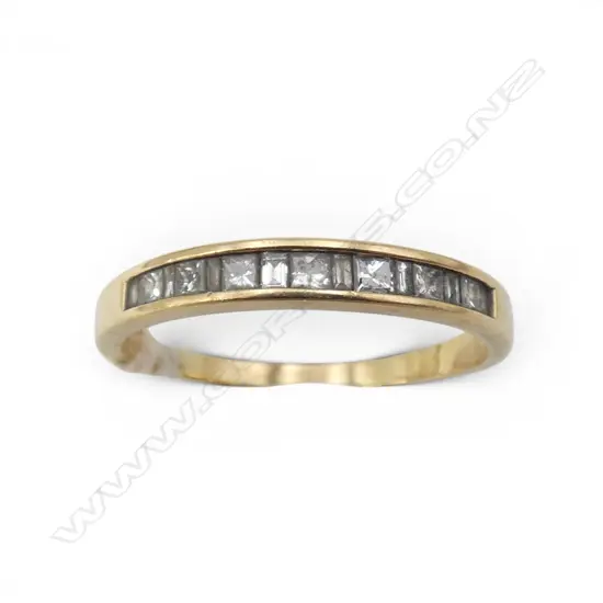 18ct GOLD & DIAMOND RING 2.54gms SIZE R1/2