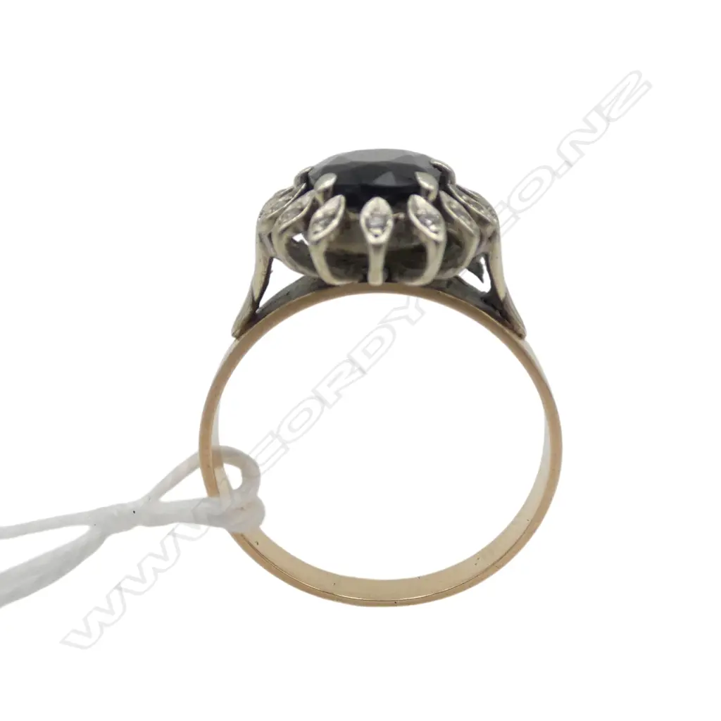 9ct GOLD SAPPHIRE & DIAMOND CLUSTER RING 4gms SIZE R Image 1++