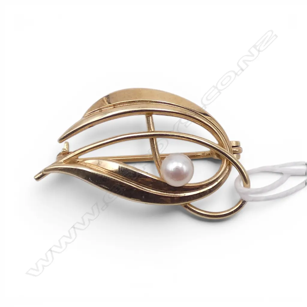 9ct GOLD PEARL SPRAY BROOCH 1.78gms Image 1++