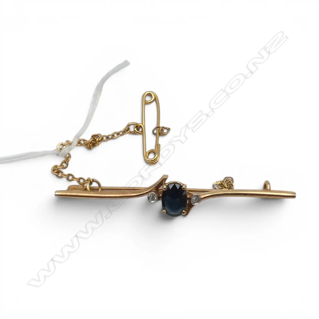 9ct GOLD SAPPHIRE BAR BROOCH 2.47gms Image 1++