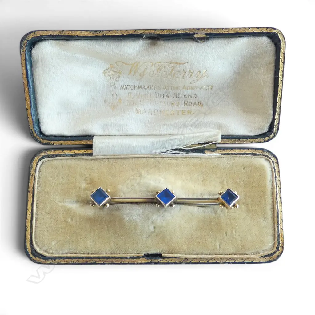 9ct & BLUE STONE BAR BROOCH pin not gold 2.62gms Image 1++
