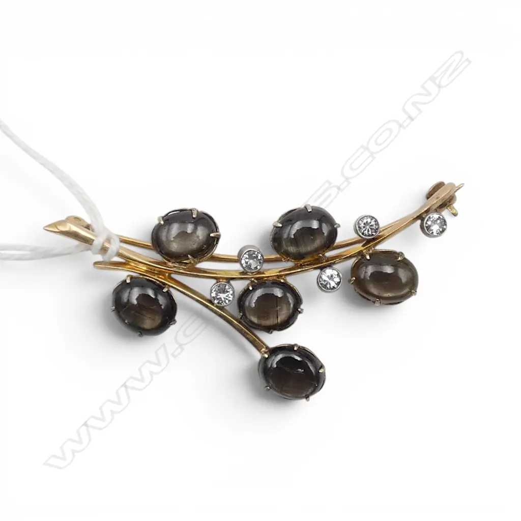 9ct GOLD STAR & WHITE SAPPHIRE SPRAY BROOCH 7.24gms Image 1++