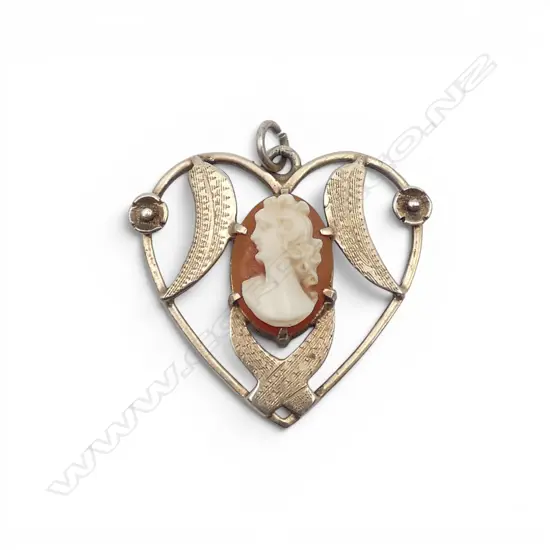 PLATED CAMEO HEART PENDANT