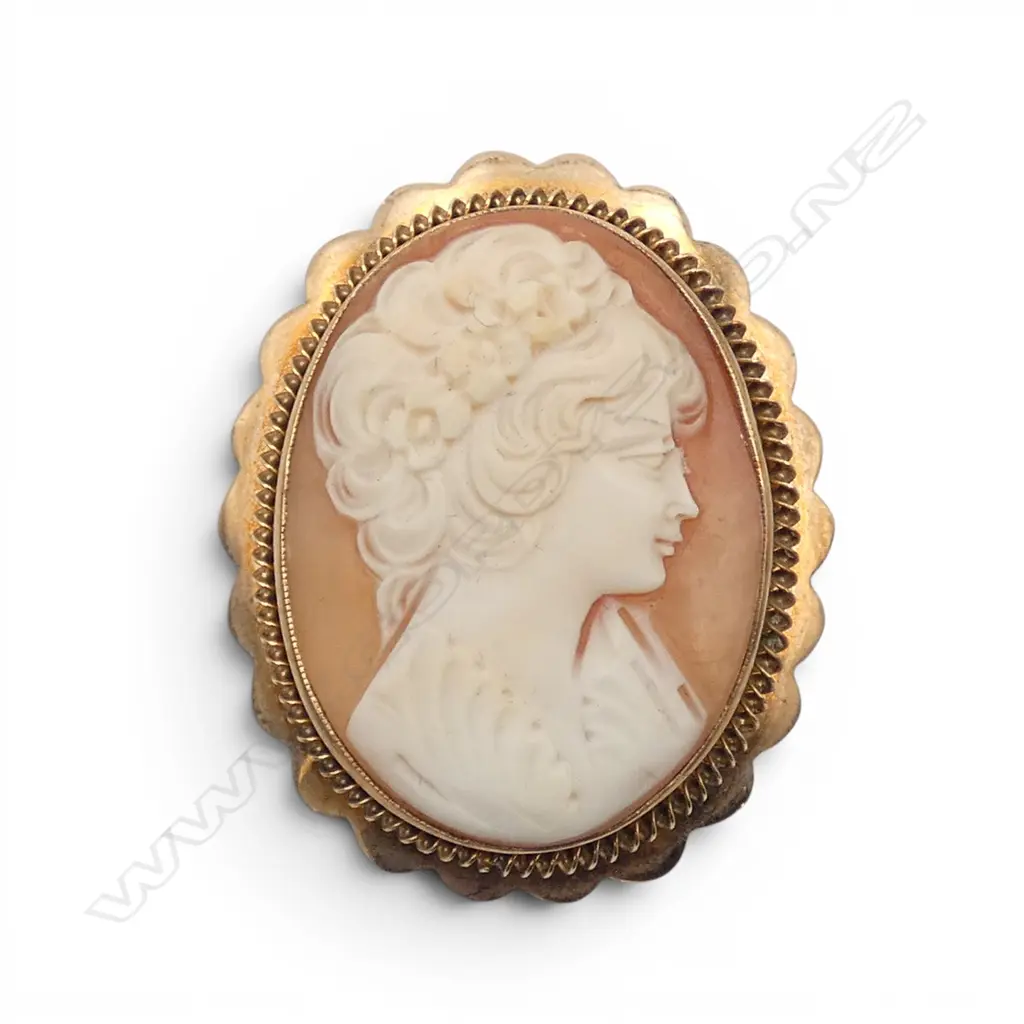 9CT CAMEO PENDANT BROOCH 40x35mm, 12gms Image 1++