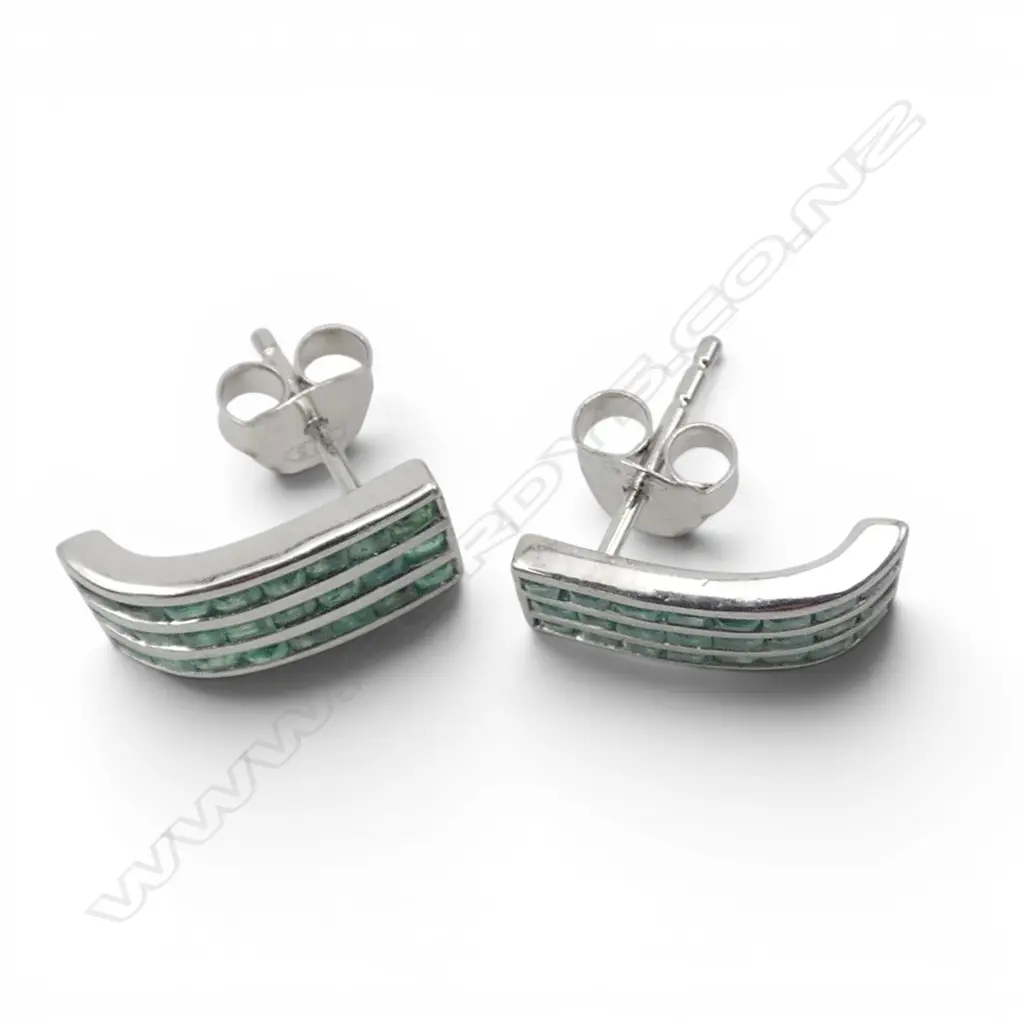 PR SILVER & EMERALD STUD EARRINGS Image 1++