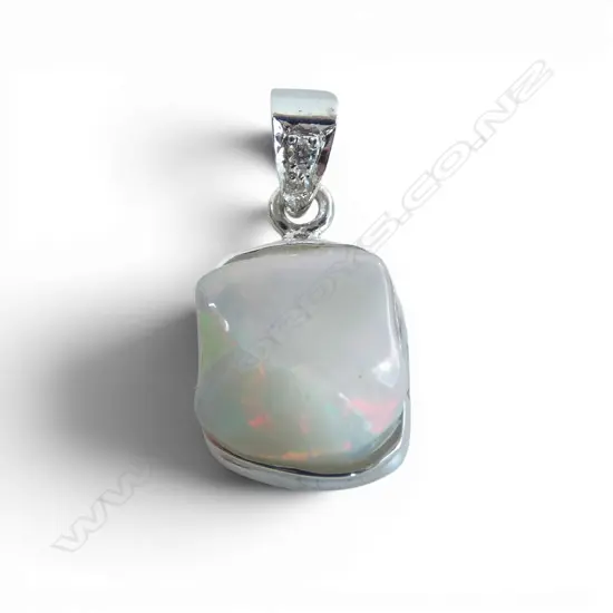 SILVER WELO OPAL PENDANT w DIAMOND BALE