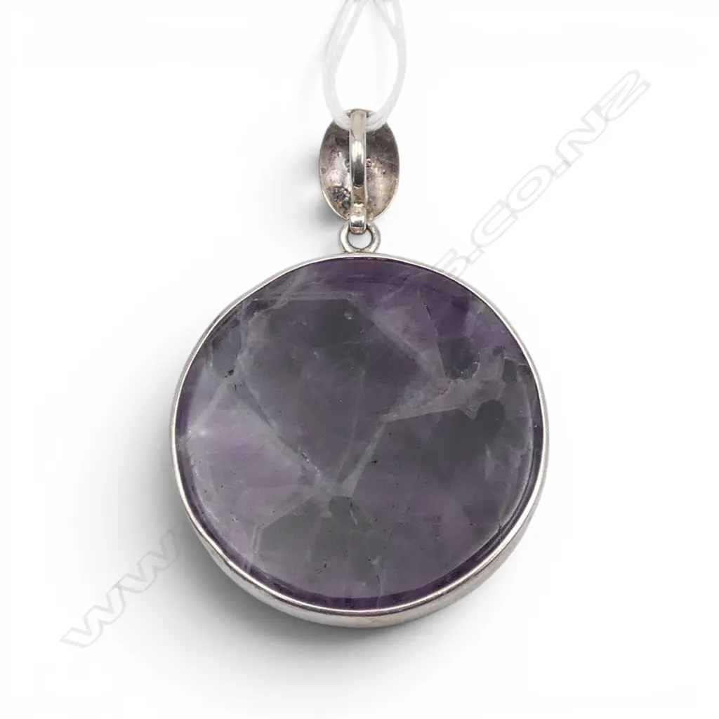 STG SILVER ROUND PENDANT amethyst set. Dia.41mm. Radiating grille design to front Image 1++