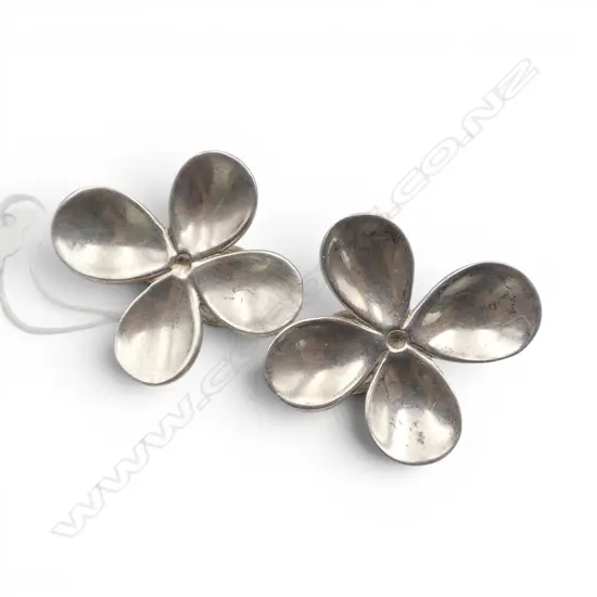 PR 'CUMMINGS' STERLING SILVER 4 PETAL FLOWER HEAD EARRINGS posts & clips for pierced ears. With maker's name