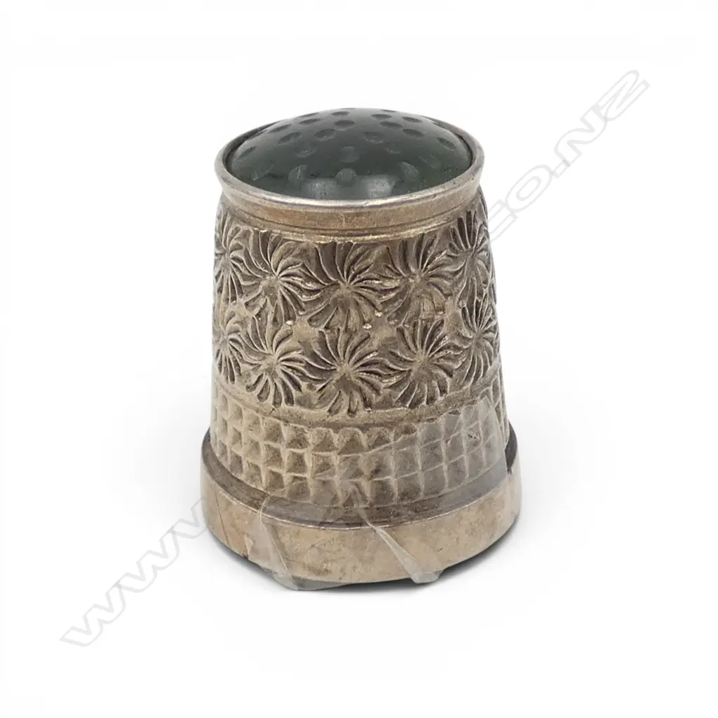 SILVER AND POUNAMU THIMBLE Image 1++