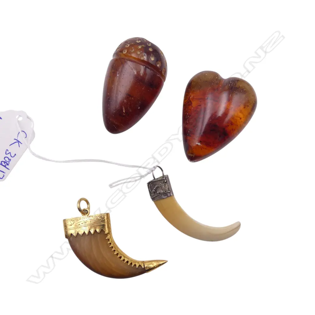 CARVED AMBER HEART & ACORN chipped L.50mm + ANIMAL CLAW & TOOTH PENDANT Image 1++