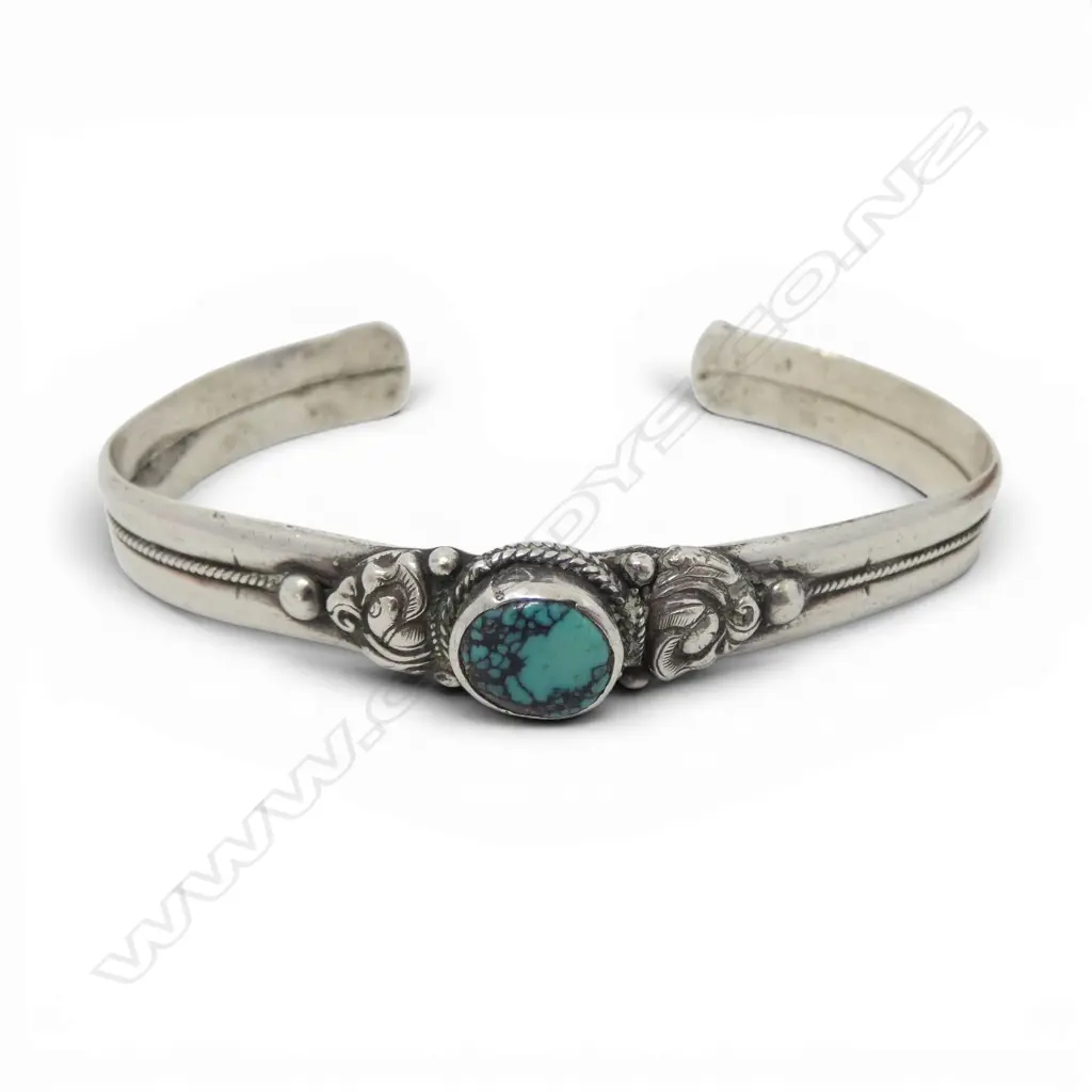 ETHNIC SILVER BANGLE w. INSET STONE 18.49gms TW Image 1++