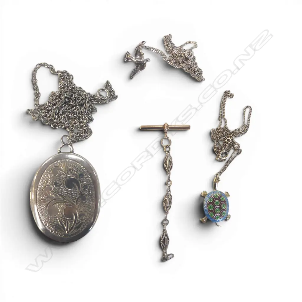 4 PCES OF JEWELLERY; SILVER & ENAMEL TURTLE PENDANT, STG SILVER DOVE PENDANT NECKLACE etc Image 1++