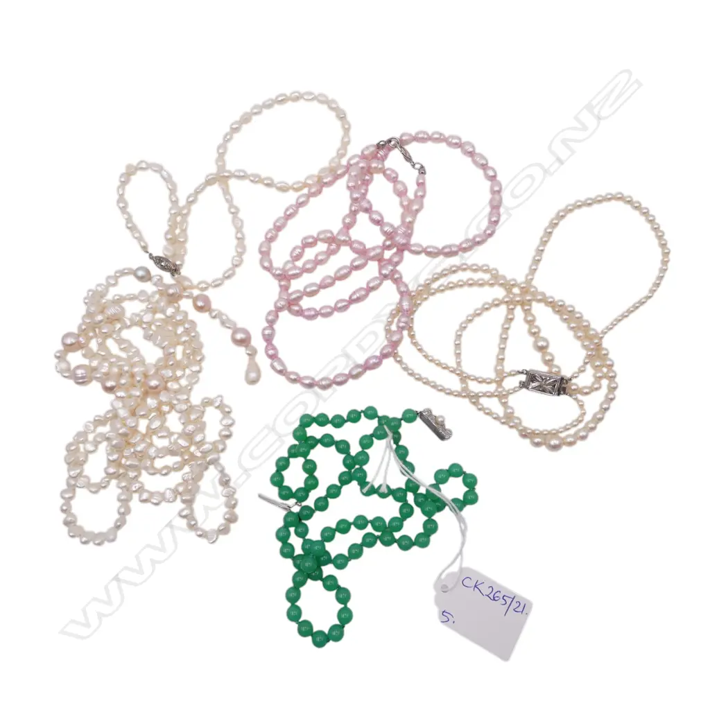 5 NECKLACES; 4 PEARL (1 DOUBLE STRAND CULTURED) + 1 JADE COLOURED BEADS L.585mm Image 1++