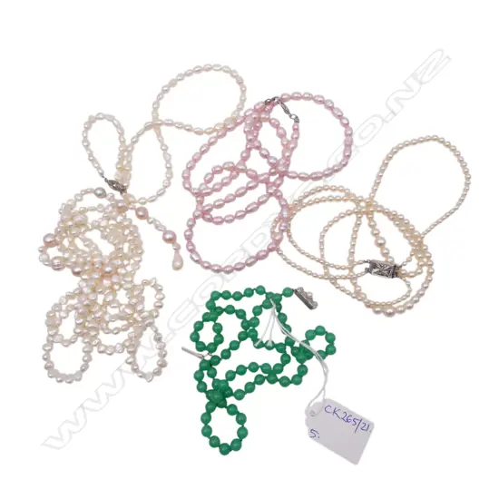 5 NECKLACES; 4 PEARL (1 DOUBLE STRAND CULTURED) + 1 JADE COLOURED BEADS L.585mm